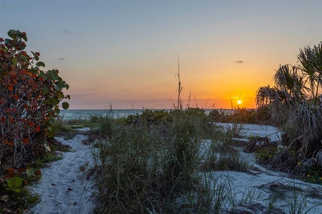 561 GULF BAY ROAD, Longboat Key, FL 34228