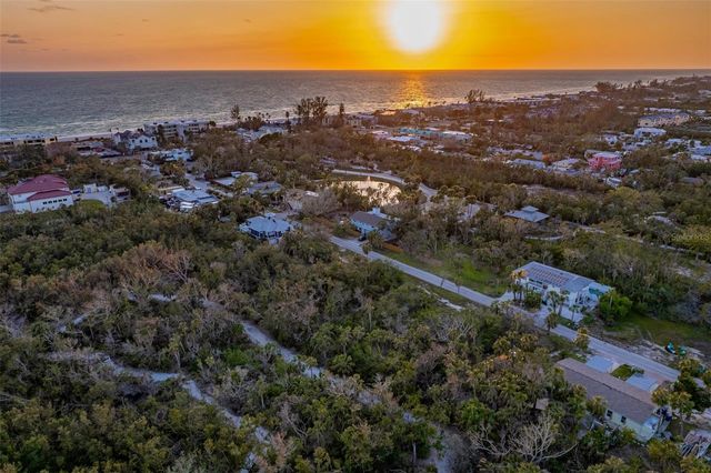 561 GULF BAY ROAD, Longboat Key, FL 34228