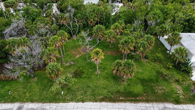 561 GULF BAY ROAD, Longboat Key, FL 34228