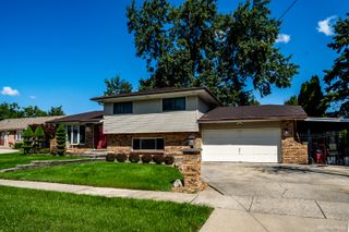 5112 155th Street, Oak Forest, IL 60452