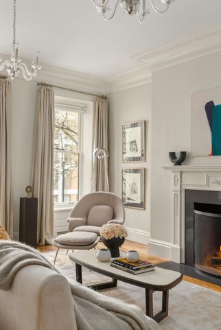 40 E 73rd Street, New York City, NY 10021