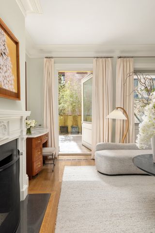 40 E 73rd Street, New York City, NY 10021