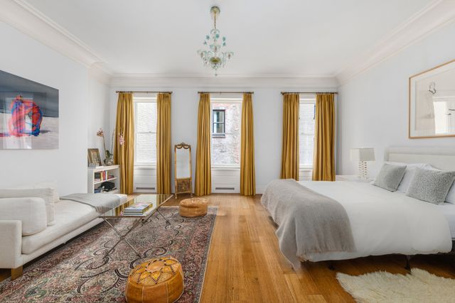 40 E 73rd Street, New York City, NY 10021