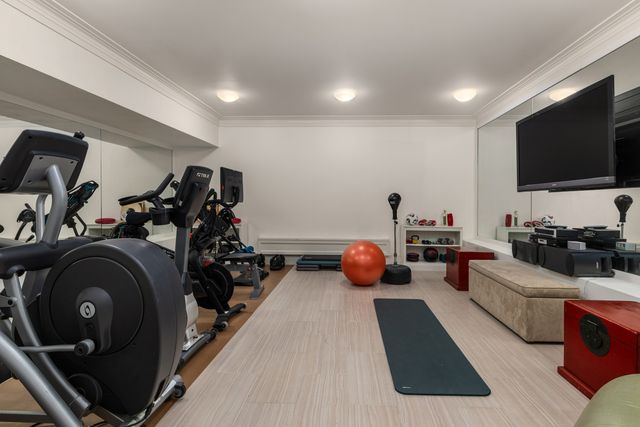 40 E 73rd Street, New York City, NY 10021