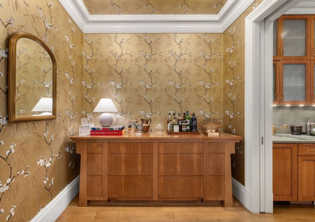 40 E 73rd Street, New York City, NY 10021