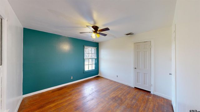 1400 San Antonio, Tyler, TX 75701