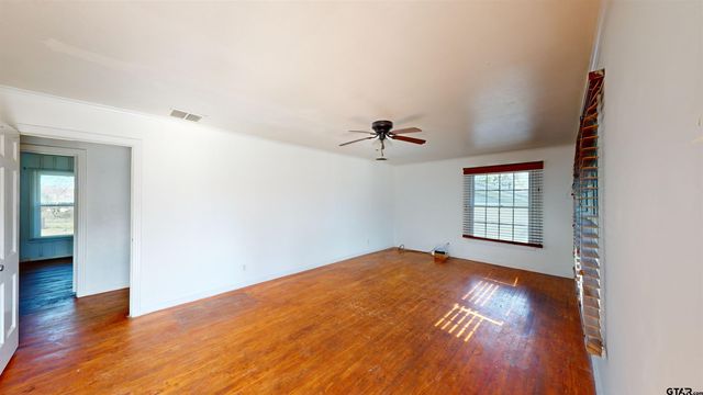 1400 San Antonio, Tyler, TX 75701