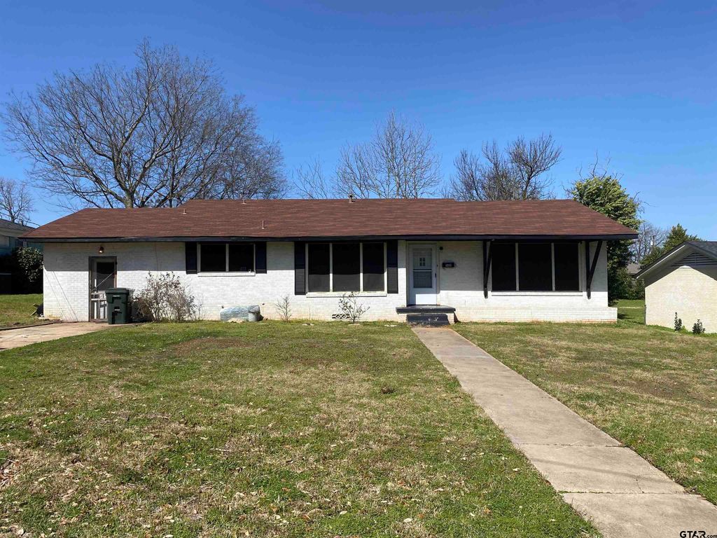 1400 San Antonio, Tyler, TX 75701