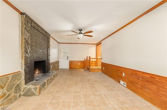 5012 Sitka Road, Walkertown, NC 27051