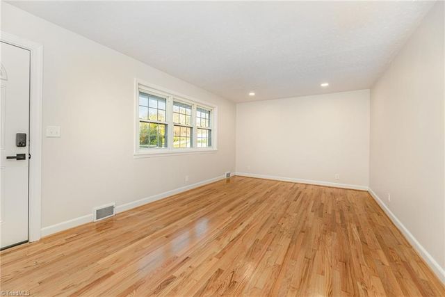 5012 Sitka Road, Walkertown, NC 27051