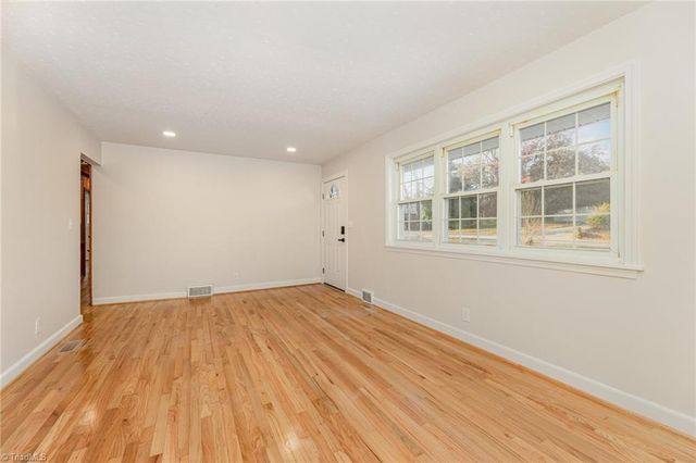 5012 Sitka Road, Walkertown, NC 27051