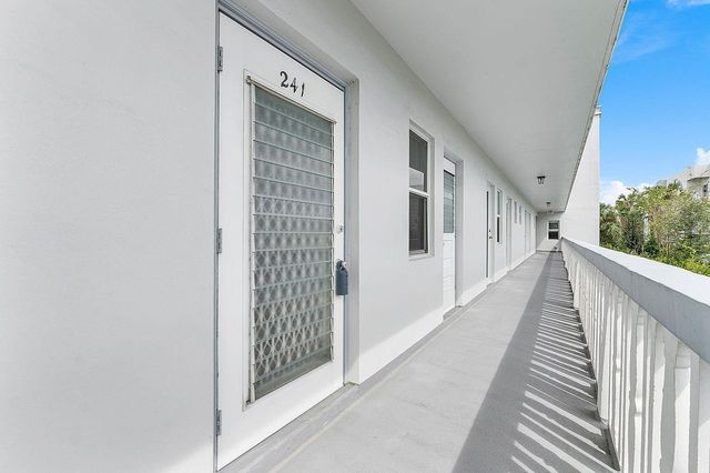 608 NE 2nd Strret 241, Dania Beach, FL 33004