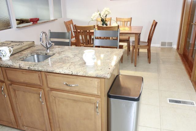 5639 N Manor Lane, Norwood Park Township, IL 60631