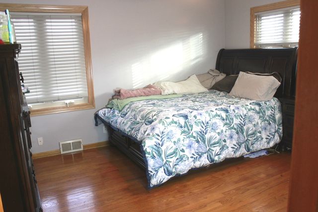 5639 N Manor Lane, Norwood Park Township, IL 60631