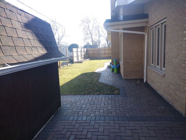 5639 N Manor Lane, Norwood Park Township, IL 60631