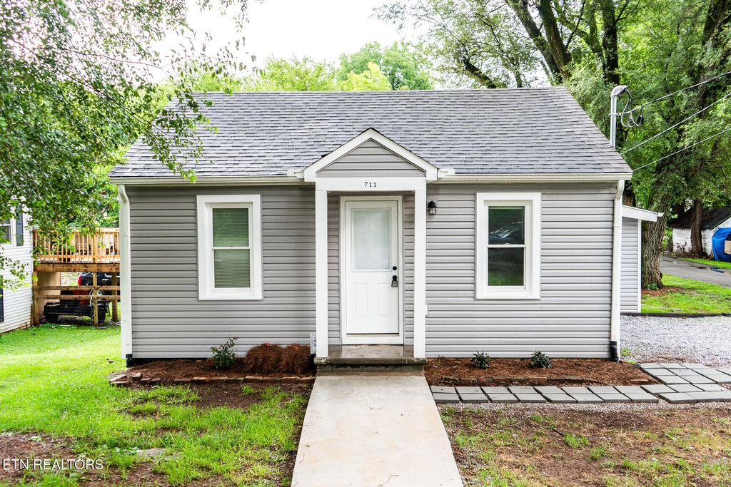 711 E Mountcastle St, Jefferson City, TN 37760