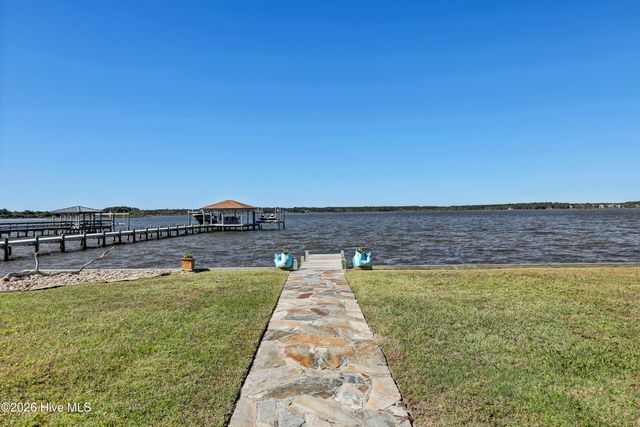 31 Osprey Drive, Sneads Ferry, NC 28460