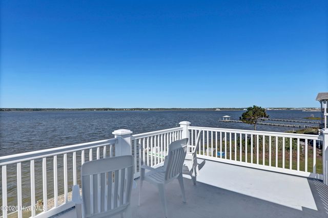 31 Osprey Drive, Sneads Ferry, NC 28460