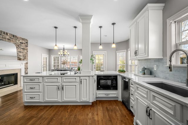 5230 Saint Ives Dr, Murfreesboro, TN 37128