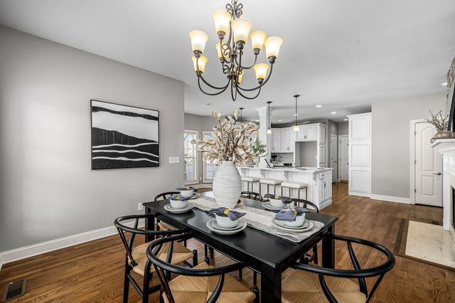 5230 Saint Ives Dr, Murfreesboro, TN 37128