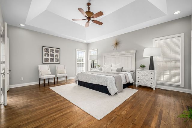 5230 Saint Ives Dr, Murfreesboro, TN 37128