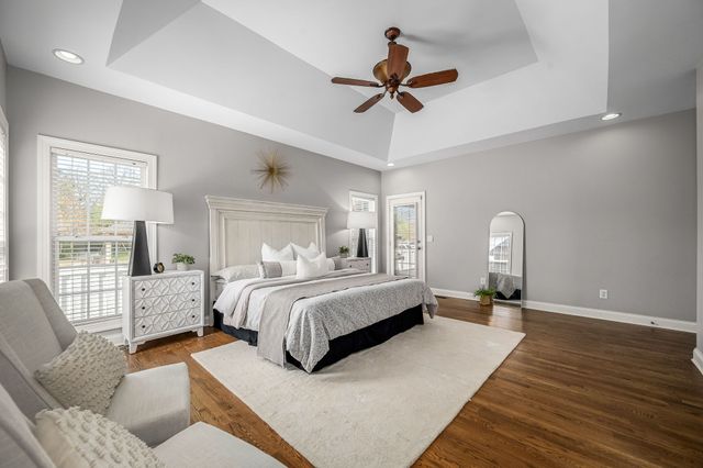 5230 Saint Ives Dr, Murfreesboro, TN 37128