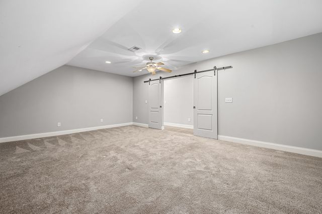 5230 Saint Ives Dr, Murfreesboro, TN 37128