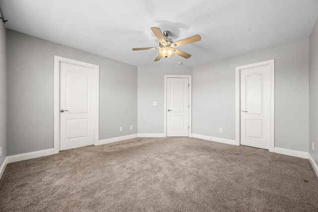 5230 Saint Ives Dr, Murfreesboro, TN 37128