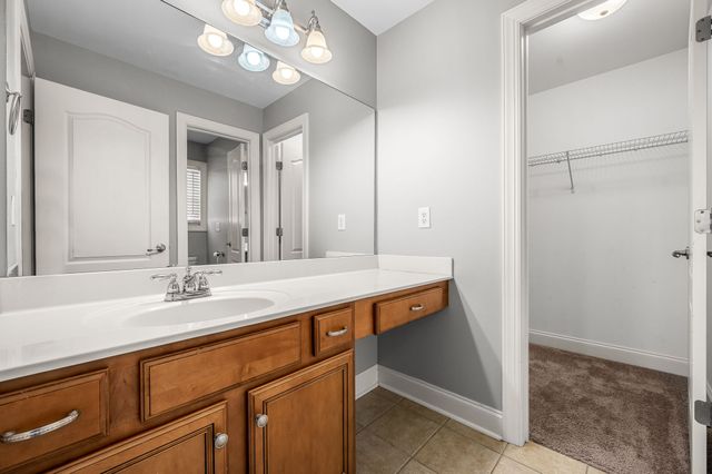 5230 Saint Ives Dr, Murfreesboro, TN 37128