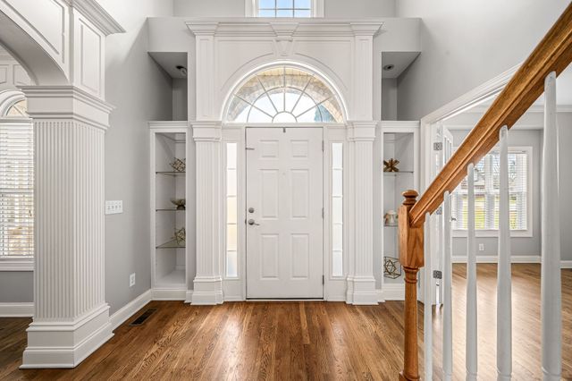 5230 Saint Ives Dr, Murfreesboro, TN 37128