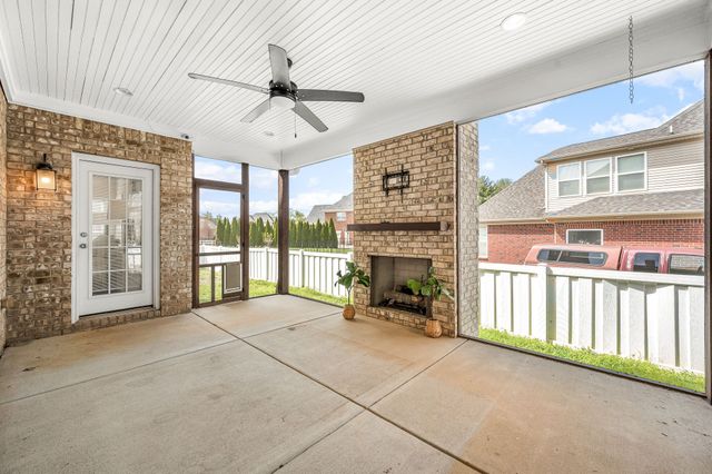 5230 Saint Ives Dr, Murfreesboro, TN 37128