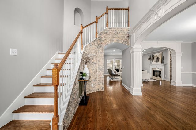 5230 Saint Ives Dr, Murfreesboro, TN 37128