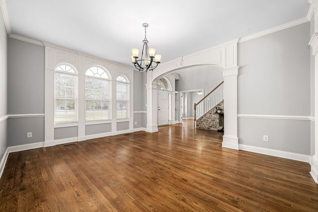 5230 Saint Ives Dr, Murfreesboro, TN 37128