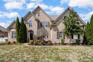 5230 Saint Ives Dr, Murfreesboro, TN 37128