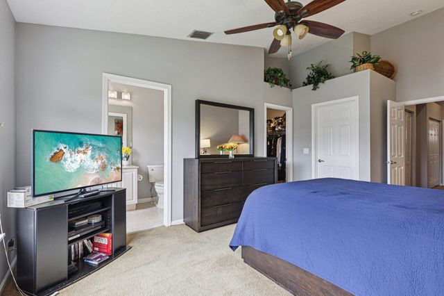 9070 Tremezzo Lane, Boynton Beach, FL 33472