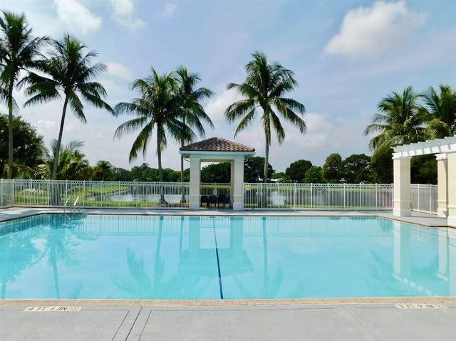 9070 Tremezzo Lane, Boynton Beach, FL 33472
