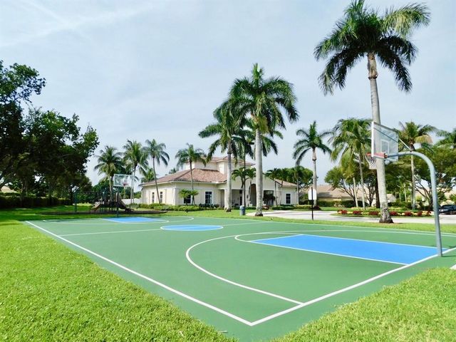 9070 Tremezzo Lane, Boynton Beach, FL 33472