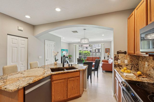 9070 Tremezzo Lane, Boynton Beach, FL 33472
