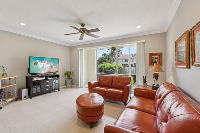 9070 Tremezzo Lane, Boynton Beach, FL 33472