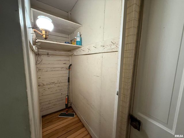 1312 W SYCAMORE Street, Carbondale, IL 62901