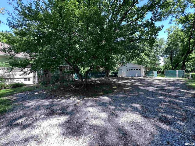 1312 W SYCAMORE Street, Carbondale, IL 62901