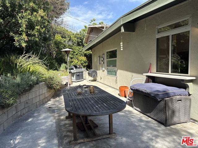 2243 Silver Ridge Avenue, Los Angeles, CA 90039