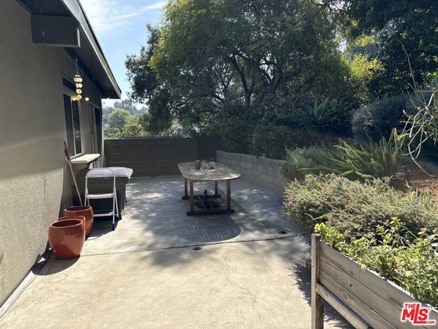 2243 Silver Ridge Avenue, Los Angeles, CA 90039