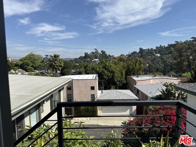 2243 Silver Ridge Avenue, Los Angeles, CA 90039