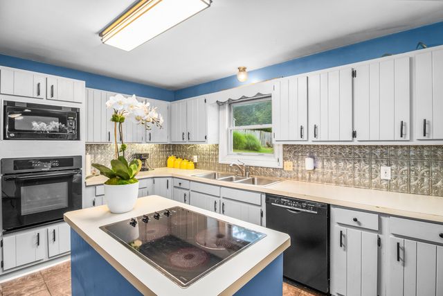 102 Dogwood Trail, London, KY 40741