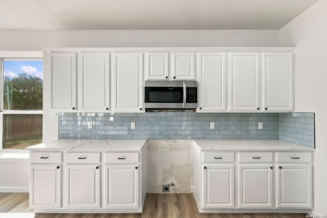 2502 Concan St, San Antonio, TX 78251