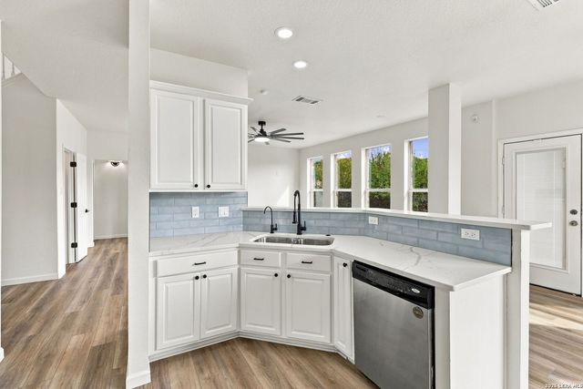 2502 Concan St, San Antonio, TX 78251