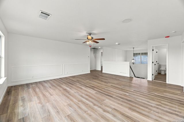 2502 Concan St, San Antonio, TX 78251