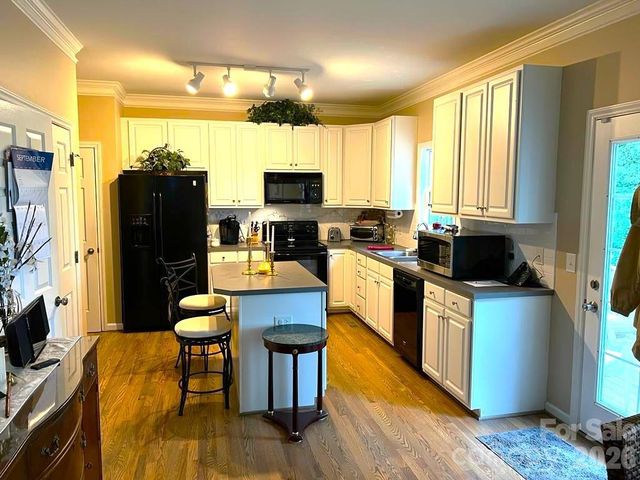 117 Lonetree Circle, Advance, NC 27006