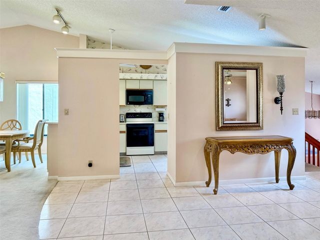 10851 Palm Lake Ave 202, Boynton Beach, FL 33437